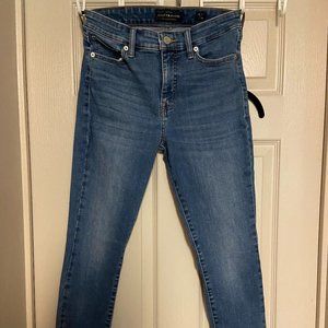 Lucky Brand Women's Blue Jeans! Size 28!